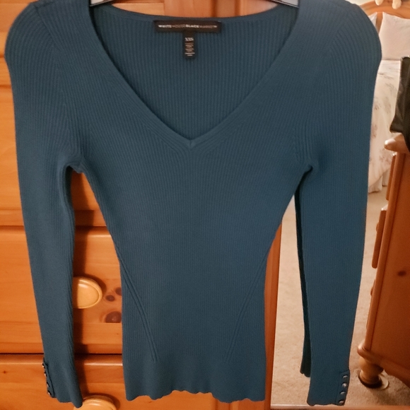 Detailed sleeve Sweater - Picture 4 of 4
